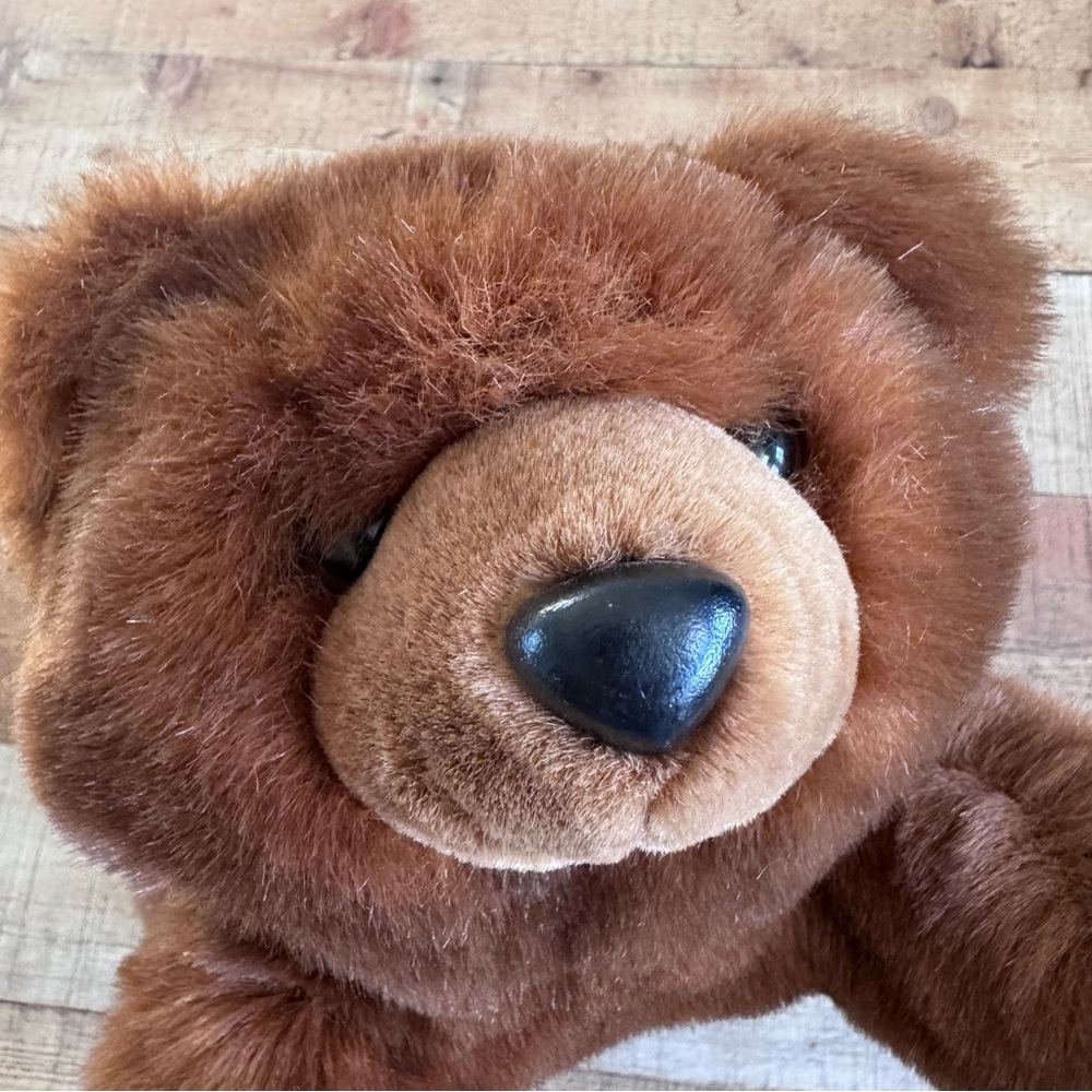 Purr-Fection 1992 A World of Quality Vintage Soft Brown Bear Laying Down